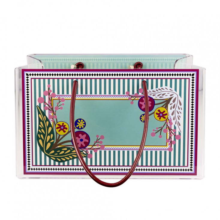 Portariviste in plexiglass dal design moderno