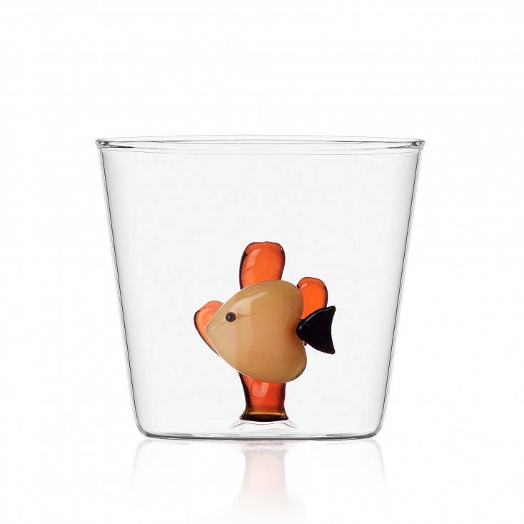 Bicchiere in vetro per aperitivi con pesciolino all'interno