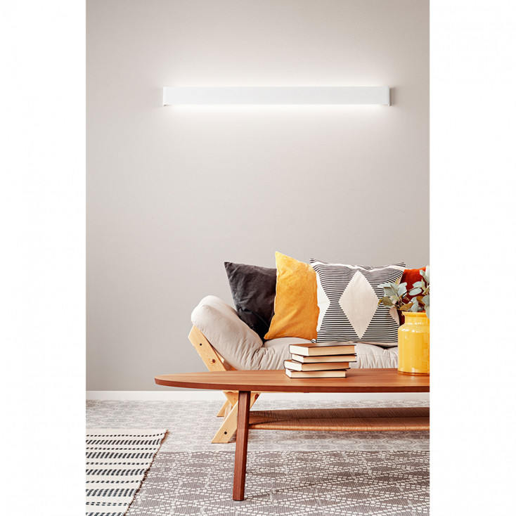 Applique a LED grande di design moderno in metallo verniciato