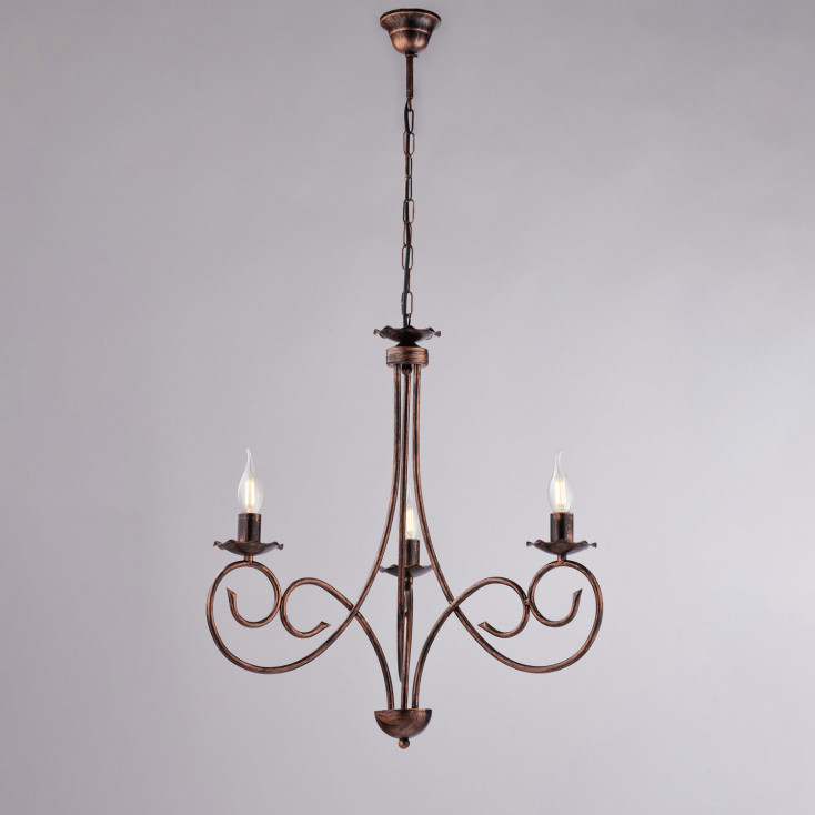 Lampadario piccolo con struttura in metallo dalle linee classiche