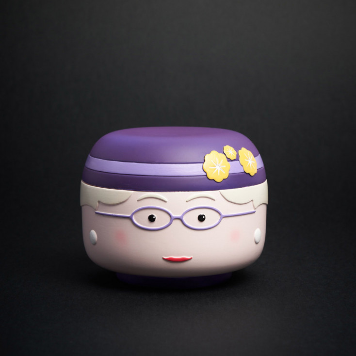 Portagioie in resina dal design moderno The Queen