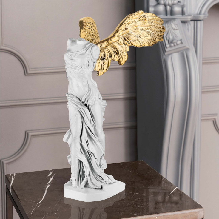 Scultura da tavolo grande in marmorino dal design moderno ed elegante