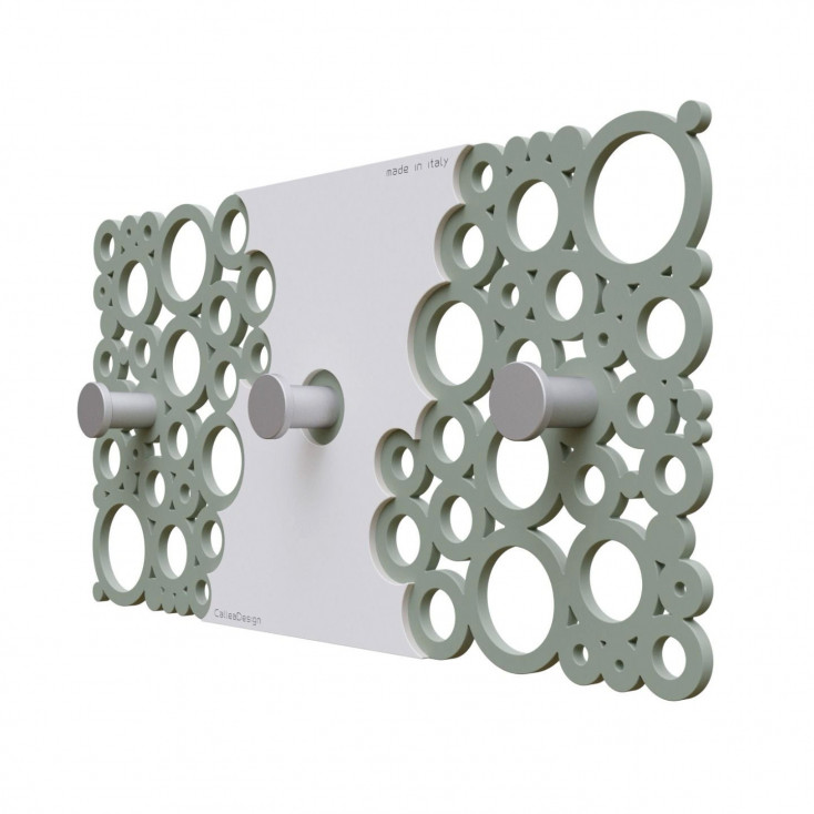 Appendiabiti da parete con pannello in legno e 3 pomelli dal design moderno