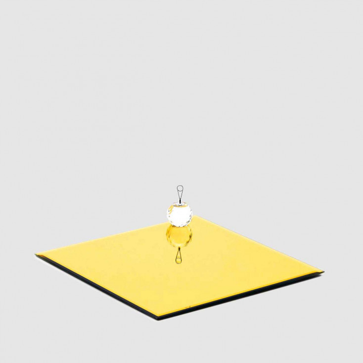 Base specchiata grande quadrata dal design moderno ed elegante