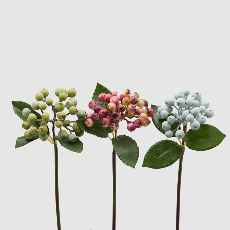 Pianta artificiale con ramo di bacche