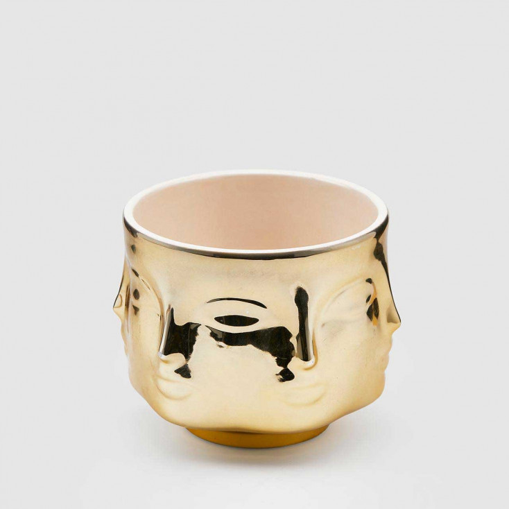 Vaso da arredo dalle linee moderne ed eleganti con raffigurati vari visi