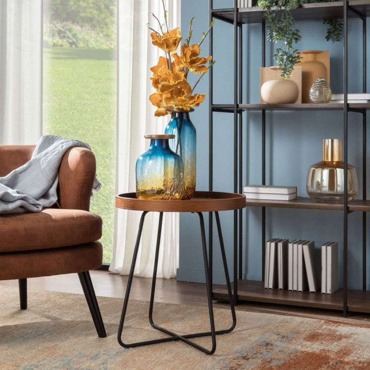 Tavolino da salotto con gambe in metallo e piano in legno