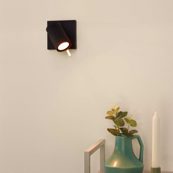 Faretto a LED dimmerabile con struttura in metallo e diffusore orientabile