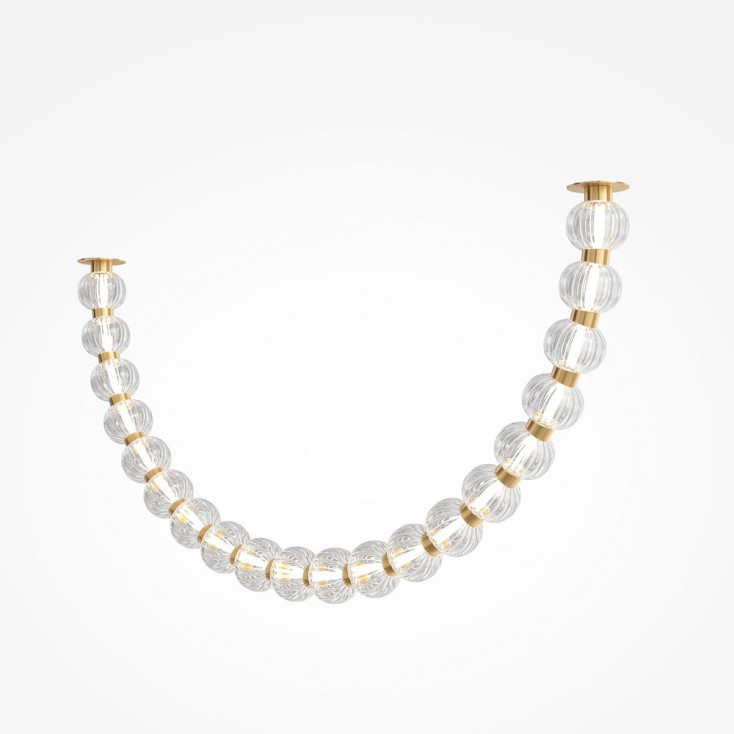 Lampadario moderno con struttura in metallo e diffusore a led