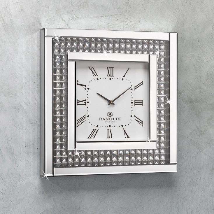 Orologio da parete quadrato con dettagli in cristallo e cornice elegante 