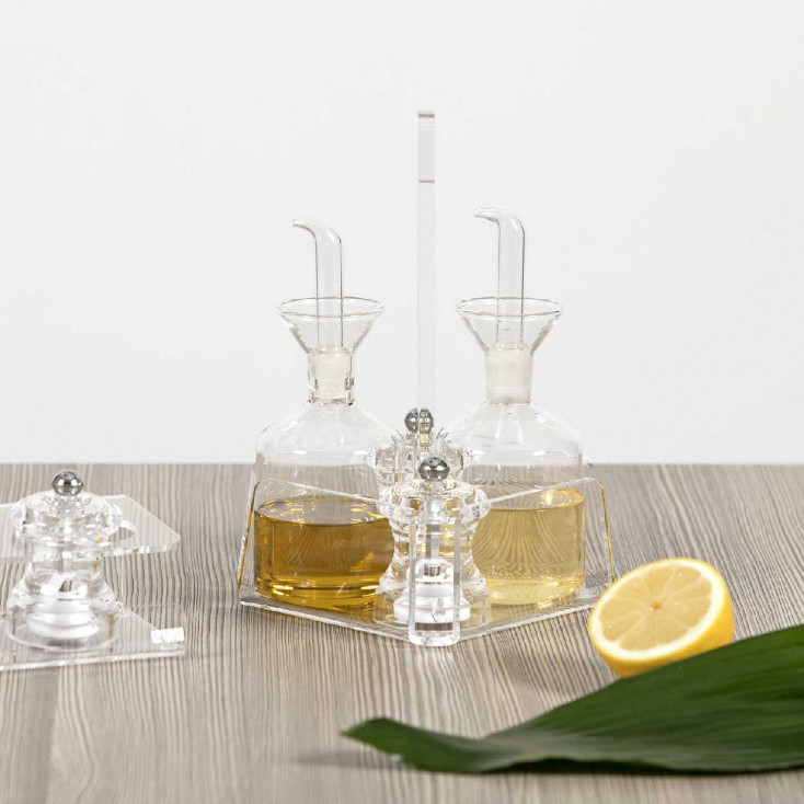 Menage portacondimenti da tavola con struttura in plexiglass dalle linee moderne