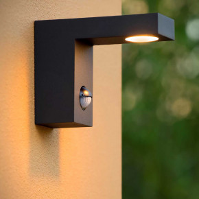 Lucide - Modello: Texas - Applique da esterno con diffusore a led e struttura moderna in alluminio - Colore: Antracite - Attacco Lampadina: Led Integrato - 1 Lampadina - Watt 8W - Lumen 400 - Dimmerabile: NO - Gradi Kelvin 3000k Luce Calda - Grado di Protezione: 54 - Classe Energetica: G - SKU: 28850/24/30 - Codice EAN: 5411212281005 