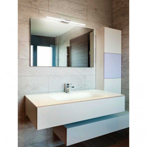 Perenz - Modello: Bold - Applique per bagno grande a LED in metallo cromo lucido e diffusore in acrilico - Colore: Cromato - Attacco Lampadina: Led Integrato - 1 Lampadina - Watt 20W - Lumen 2200 - Dimmerabile: NO - Grado di Protezione: IP20 - Classe Energetica: A+ - SKU: 6331CL 