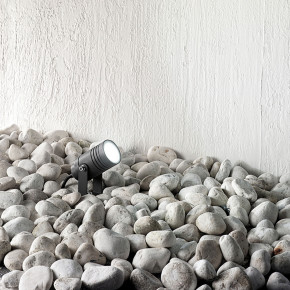 Perenz - Modello: Walker - Faretto orientabile per esterni in alluminio verniciato con diffusore in vetro - Colore: Grafite - Attacco Lampadina: GU10 - 1 Lampadina - Watt 35W - Dimmerabile: NO - Grado di Protezione: IP54 - Classe Energetica: A++ - SKU: 6520A - Codice EAN: 8023559509178