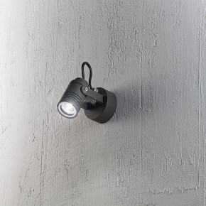 Perenz - Modello: Walker - Faretto orientabile per esterni/interni in alluminio con diffusore in vetro - Colore: Grafite - Attacco Lampadina: GU10 - 1 Lampadina - Watt 35W - Dimmerabile: NO - Grado di Protezione: IP54 - Classe Energetica: A++ - SKU: 6522A - Codice EAN: 8023559509192 