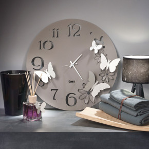 Arti e Mestieri - Modello: Farfalle - Orologio da parete rotondo in metallo con farfalle decorative - SKU: 0OR3823 