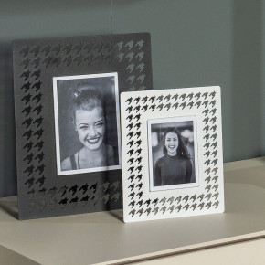 Arti e Mestieri - Modello: Pied De Poule - Portafoto da tavolo con cornice in metallo grande dal design moderno - Foto 12x17 - SKU: 0PF3952 