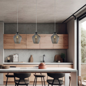 Be Light - Modello: Maya - Lampada a sospensione in metallo con diffusore in vetro dal design moderno - Attacco Lampadina: E27 - 1 Lampadina - Watt 55W - Dimmerabile: NO - Grado di Protezione: IP20 - Classe Energetica: A - SKU: BL296-S1 