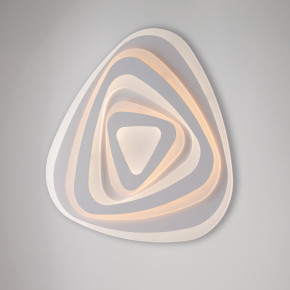 Be Light - Modello: Sasha - Plafoniera da soffitto a LED struttura triangolare in alluminio design moderno - Colore: Bianco - Attacco Lampadina: Led Integrato - 1 Lampadina - Watt 100W - Lumen 8500 - Dimmerabile: SI - Gradi Kelvin 3000k-4000k - Grado di Protezione: IP20 - Classe Energetica: A+ - SKU: BL283-PBC - Codice EAN: 8057724581331 