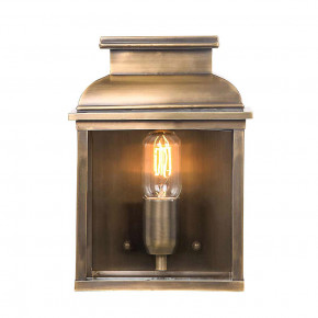 Elstead Lighting - Modello: Old Bailey - Lanterna da esterno a parete con struttura in ottone e diffusore in vetro - Colore: Ottone - Attacco Lampadina: E27 - 2 Lampadine - Watt 100W - Dimmerabile: NO - Grado di Protezione: IP44 - Classe Energetica: A - SKU: OLD-BAILEY-L-BR - Codice EAN: 5024005348917 