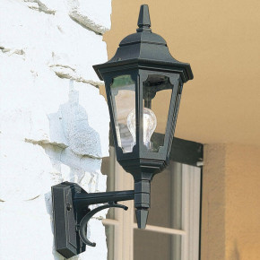 Elstead Lighting - Modello: Parish - Lanterna da esterno da parete con struttura in alluminio e paralume in vetro - Colore: Nero - Attacco Lampadina: E27 - 1 Lampadina - Watt 100W - Dimmerabile: NO - Grado di Protezione: IP44 - Classe Energetica: A - SKU: PR1-BLACK - Codice EAN: 5024005220008 