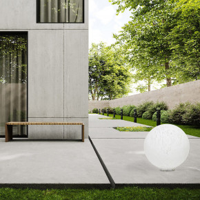 Emporium - Modello: Reload - Lampada da terra da esterno con base in metallo e diffusore a boccia grande - Attacco Lampadina: E27 - 1 Lampadina - Watt 70W - Dimmerabile: NO - Grado di Protezione: IP44 - SKU: E120102 