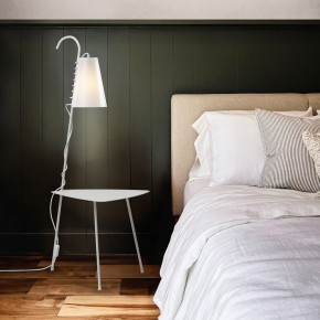 Emporium - Modello: Chiara - Lampada da terra in PVC con struttura in ferro con ripiano portaoggetti - Attacco Lampadina: E27 - 1 Lampadina - Watt 70W - Dimmerabile: NO - Grado di Protezione: IP20 - SKU: E120014 