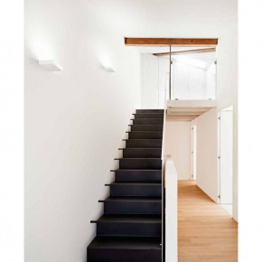 Fabas Luce - Modello: Guia - Applique da parete a led con struttura in metallo e policarbonato piccola - Attacco Lampadina: Led Integrato - 1 Lampadina - Watt 18W - Lumen 2546 - Dimmerabile: NO - Gradi Kelvin 3000k Luce Calda - Grado di Protezione: IP20 - Classe Energetica: C - SKU: 3799-21