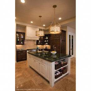 Feiss - Modello: Arabesque - Lampadario classico in acciaio con diffusore in vetro e tessuto a 4 luci - Colore: Argento - Attacco Lampadina: E27 - 4 Lampadine - Watt 100W - Dimmerabile: NO - Grado di Protezione: IP20 - Classe Energetica: A - SKU: FE-ARABESQUE4 - Codice EAN: 5024005606901 