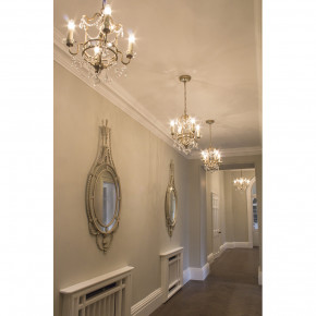 Feiss - Modello: Gianna - Lampadario grande classico in acciaio e cristallo con 4 luci senza paralumi - Colore: Argento - Attacco Lampadina: E14 - 4 Lampadine - Watt 60W - Dimmerabile: NO - Grado di Protezione: IP20 - Classe Energetica: A - SKU: FE-GIANNA4 - Codice EAN: 5024005701101