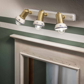 FerroLuce - Modello: Savona - Applique da parete rustica con tre paralumi in ceramica decorata a mano - Attacco Lampadina: E14 - 3 Lampadine - Watt 42W - Dimmerabile: NO - Grado di Protezione: IP20 - Classe Energetica: A - SKU: C183-OS-44.DEC.FFB - Codice EAN: 8056598472165 