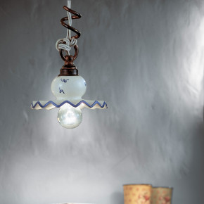 FerroLuce - Modello: Roma - Lampada a sospensione rustica con diffusore in ceramica decorata a mano - Attacco Lampadina: E14 - 1 Lampadina - Watt 42W - Dimmerabile: NO - Grado di Protezione: IP20 - Classe Energetica: A - SKU: C405-NR-44.DEC.FFB - Codice EAN: 8056772569100