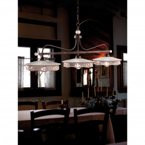 FerroLuce - Modello: Alessandria - Lampadario in metallo con tre diffusori in ceramica dal design rustico - Attacco Lampadina: E27 - 3 Lampadine - Watt 75W - Dimmerabile: NO - Grado di Protezione: IP20 - Classe Energetica: A - SKU: C544-NR-FMA - Codice EAN: 8056598472875
