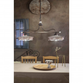 FerroLuce - Modello: Alessandria - Lampadario in stile rustico in metallo con 2 diffusori - Attacco Lampadina: E27 - 2 Lampadine - Watt 75W - Dimmerabile: NO - Grado di Protezione: IP20 - Classe Energetica: A - SKU: C543-NR-FMA - Codice EAN: 8056598472868