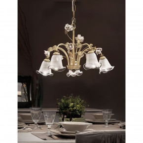 FerroLuce - Modello: Siena - Lampadario rustico in metallo con 5 diffusori in vetro e dettagli in ceramica - Attacco Lampadina: E14 - 5 Lampadine - Watt 42W - Dimmerabile: NO - Grado di Protezione: IP20 - Classe Energetica: A - SKU: C1185-5-BO-02 - Codice EAN: 8056598470253