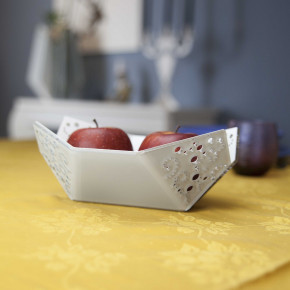 I Dettagli - Modello: Mira - Porta frutta in plexiglass traforato dalle linee moderne ed eleganti - SKU: CP609 