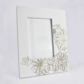 I Dettagli - Modello: Crisma - Portafoto da tavolo in legno con dettagli incisi a laser e applicazioni floreali - Colore: Bianco - Foto 10x15 - SKU: CL1D10X15CRI 
