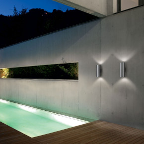 Ideal lux - Modello: Gun - Applique alta da esterno con struttura in alluminio e doppio diffusore in vetro - Attacco Lampadina: E27 - 2 Lampadine - Watt 60W - Dimmerabile: NO - Grado di Protezione: IP54 - SKU: 09230 