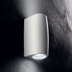 Ideal lux - Modello: Keope - Applique da esterno con struttura in resina e doppio diffusore in acrilico - Attacco Lampadina: GU10 - 2 Lampadine - Watt 6W - Dimmerabile: NO - Grado di Protezione: IP55 - SKU: 14777 