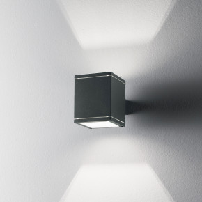 Ideal lux - Modello: Snif - Applique da esterno in alluminio con doppio diffusore quadrato in vetro pirex - Attacco Lampadina: G9 - 1 Lampadina - Watt 40W - Dimmerabile: NO - Grado di Protezione: IP44 - SKU: 14427 