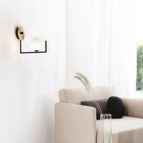 Ideal lux - Modello: Birds - Applique da parete struttura in metallo e diffusore in vetro dal design moderno - Colore: Nero - Attacco Lampadina: G9 - 1 Lampadina - Watt 15W - Dimmerabile: NO - Grado di Protezione: IP20 - SKU: 273655 - Codice EAN: 8021696279725 