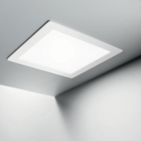 Ideal lux - Modello: Groove - Faretto da incasso medio a LED con struttura in alluminio e ghiera quadrata - Colore: Bianco - Attacco Lampadina: Led Integrato - 1 Lampadina - Watt 20W - Lumen 2450 - Dimmerabile: NO - Gradi Kelvin 3000k Luce Calda - Grado di Protezione: IP20 - Classe Energetica: F - SKU: 124001 - Codice EAN: 8021696302584