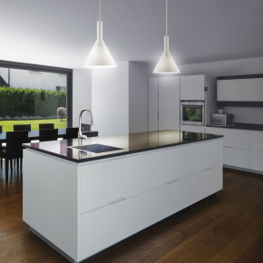 Ideal lux - Modello: Cocktail - Lampada a sospensione moderna in metallo con diffusore in vetro piccolo - Colore: Bianco - Attacco Lampadina: E14 - 1 Lampadina - Watt 40W - Dimmerabile: NO - Grado di Protezione: IP20 - SKU: 074337 - Codice EAN: 8021696148861 