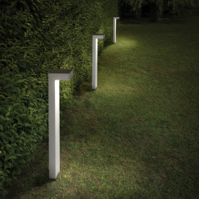 Ideal lux - Modello: Sirio - Lampione da giardino con struttura alta in alluninio e diffusore in vetro - Attacco Lampadina: G9 - 2 Lampadine - Watt 15W - Dimmerabile: NO - Grado di Protezione: IP44 - SKU: 11508 