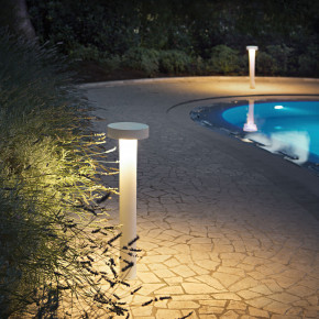 Ideal lux - Modello: Tesla - Lampione da giardino moderna struttura alta in alluminio e diffusore in acrilico - Attacco Lampadina: G9 - 4 Lampadine - Watt 15W - Dimmerabile: NO - Grado di Protezione: IP44 - SKU: 15317A 