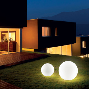 Ideal lux - Modello: Sole - Lampada da terra da giardino grande con struttura in acrilico - Colore: Bianco - Attacco Lampadina: E27 - 1 Lampadina - Watt 60W - Dimmerabile: NO - Grado di Protezione: IP44 - SKU: 191614 - Codice EAN: 8021696122861 