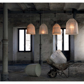 Karman - Modello: Black Out - - Design By: Matteo Ugolini Sospensione Grande - Attacco Lampadina: E27 - 1 Lampadina - Watt 60W - Dimmerabile: NO - Classe Energetica: A++ - SKU: SE1012 