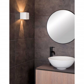 Lucide - Modello: Axi - Applique con struttura in metallo cubica dal design moderno e diffusore a LED - Attacco Lampadina: Led Integrato - 1 Lampadina - Watt 6W - Lumen 350 - Dimmerabile: NO - Gradi Kelvin 3000k Luce Calda - Grado di Protezione: 54 - Classe Energetica: G - SKU: 69200/06/