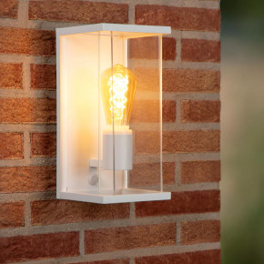 Lucide - Modello: Claire - Applique da parete per esterni con diffusore in vetro e sensore movimento - Colore: Bianco - Attacco Lampadina: E27 - 1 Lampadina - Watt 60W - Dimmerabile: SI - Grado di Protezione: IP54 - SKU: 27883/11/31 - Codice EAN: 5411212272362 