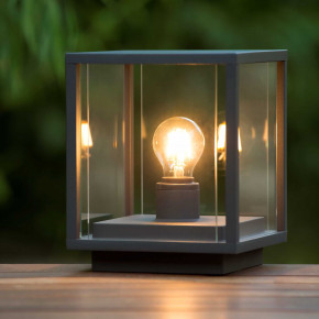 Lucide - Modello: Claire - Lampioncino da giardino in metallo con diffusore in vetro dal design moderno - Colore: Antracite - Attacco Lampadina: E27 - 1 Lampadina - Watt 60W - Dimmerabile: SI - Grado di Protezione: 54 - SKU: 27883/25/30 - Codice EAN: 5411212271501